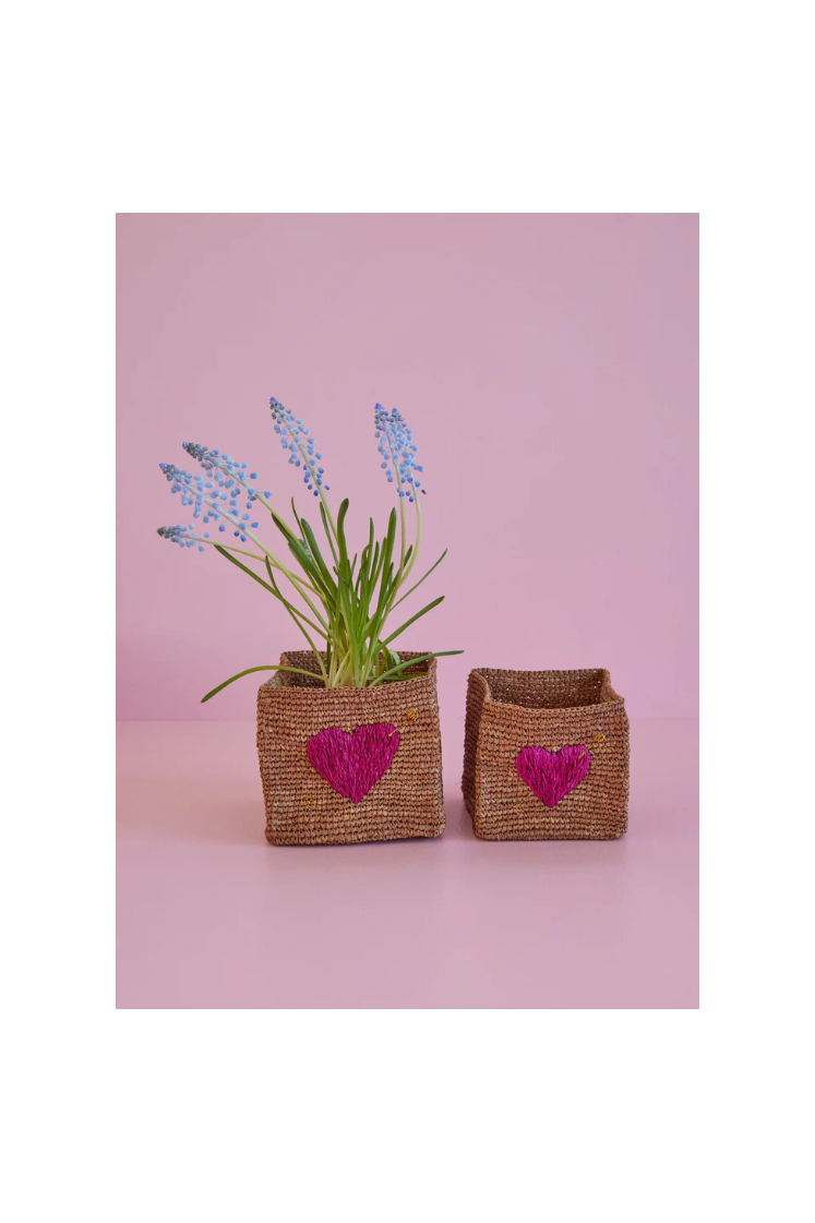 Petit panier carré en raphia - Thé - Broderie Coeur Rouge